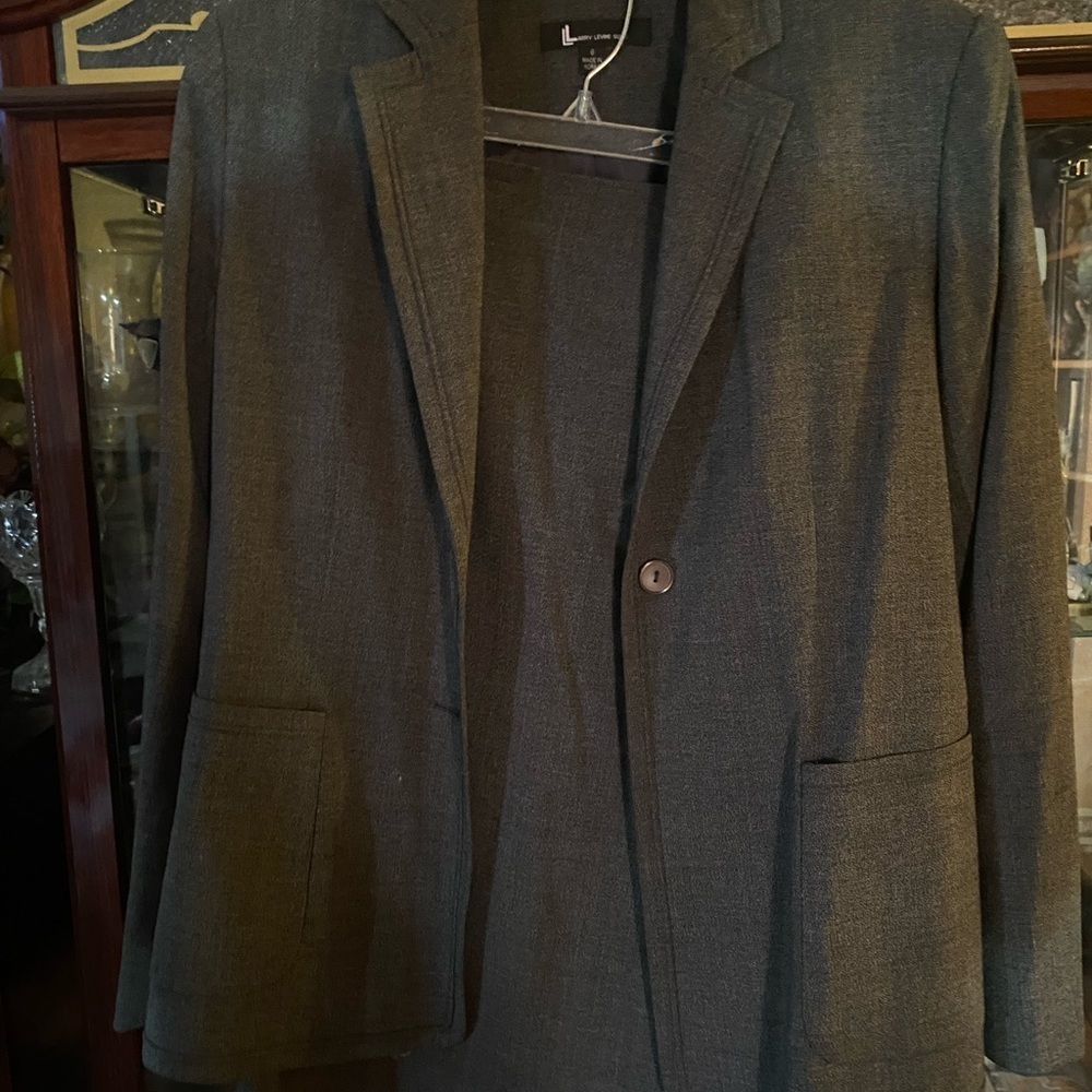Size 8 Larry Levine dark grey skirt suit set